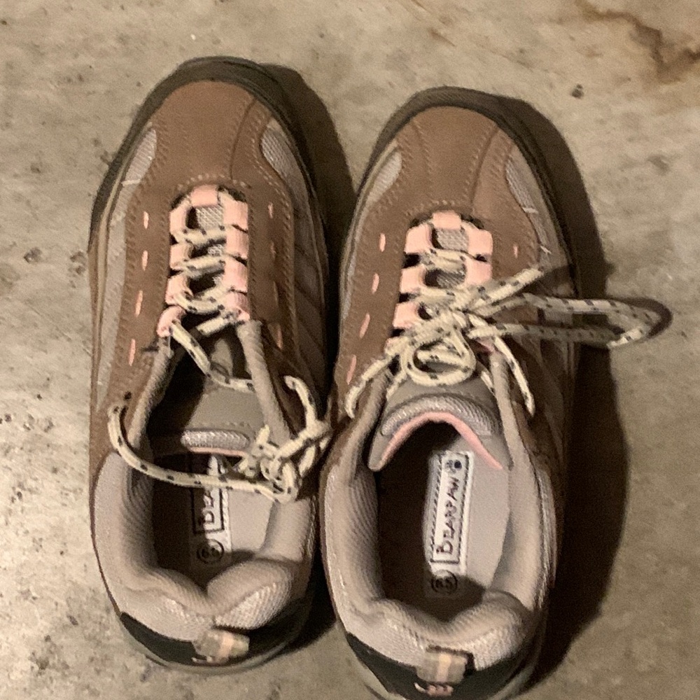 Bearpaw hiking boots size 6.5